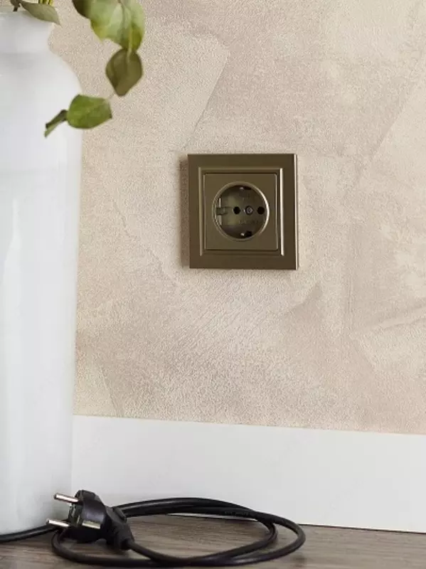 Рамка BRITE 1-местная РУ-1-БрШ шампань IEK Только в розницу