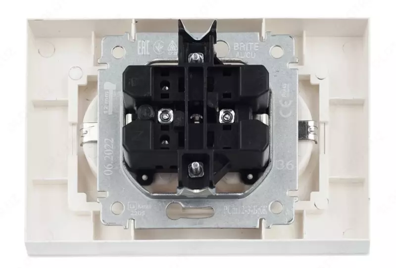 Розетка BRITE 2-я с з/к/ш 16А в сб. РСш12-3-БрЖ жемч. IEK