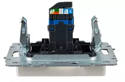 Розетка компьютерная BRITE RJ45 кат.6 РК11-БрЖ жемчуг IEK