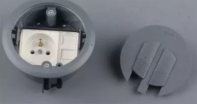 Напольная монтажная коробка Legrand 3 модуля