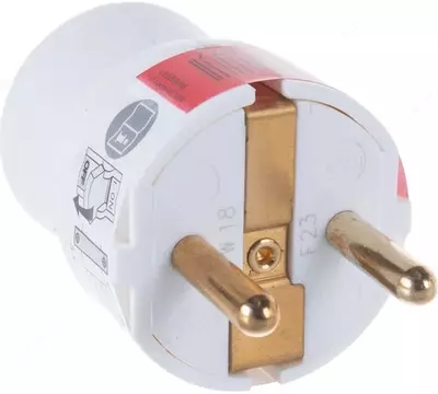 Вилка электрическая Legrand ELIUM 2К+З прямой ввод, белая