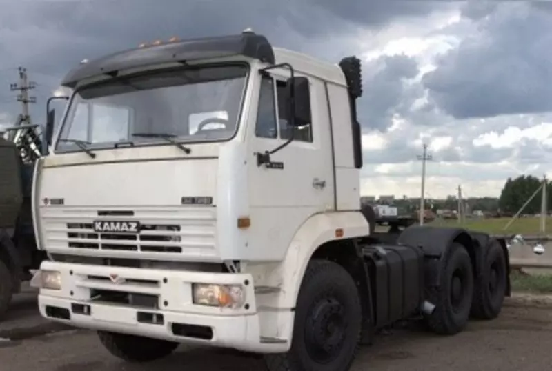 Седельный тягач "КАМАЗ 6460 001" (6х4)