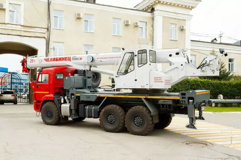 Автомобильный кран "КАМАЗ 43118-1048-10" 25 тн. (6х6) - 2 150 400 000 сум