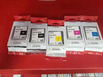 Canon PFI-107 Original Siyoh Kartrijlari To'plami (130ml / BK, MBK, C, M, Y) — Canon imagePROGRAF iPF670, iPF680, iPF685, iPF770, iPF780, iPF785 Uchun