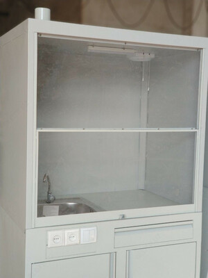 Шкаф металлический с вытяжным устройством - 6 000 000 сум / шт.