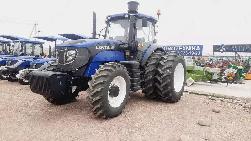 Трактор LOVOL-2204