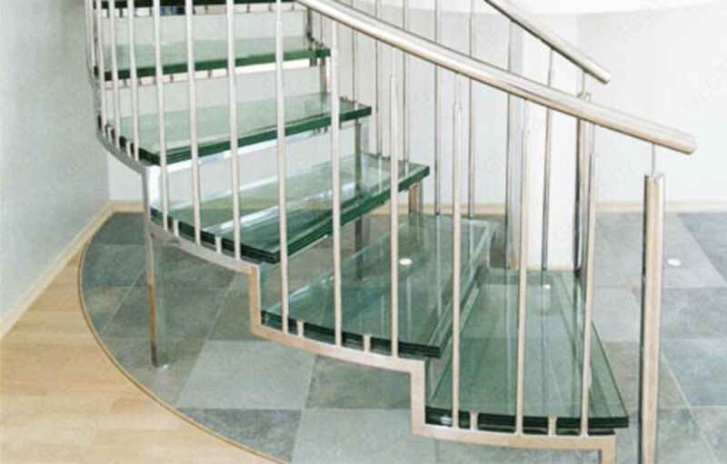 Кострукция стеклянные лестницы