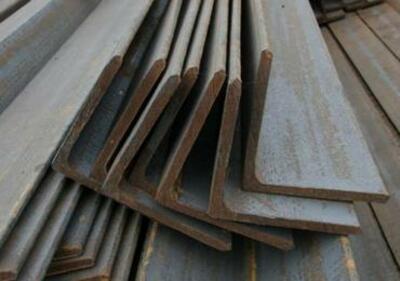 Уголок горячекатаный равнополочный (125х125х7*11700)