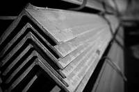 Уголок горячекатаный равнополочный (160х160х12*12000)