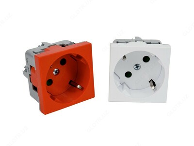 Розетка электрическая 45х45мм