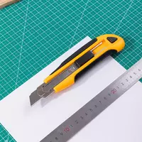 Kantselyariya pichog'i "Deli"