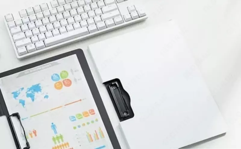   Пластиковая папка-планшет (боковой зажим) Deli  А4  600 мкм (Арт. - 5011-wt) Белая