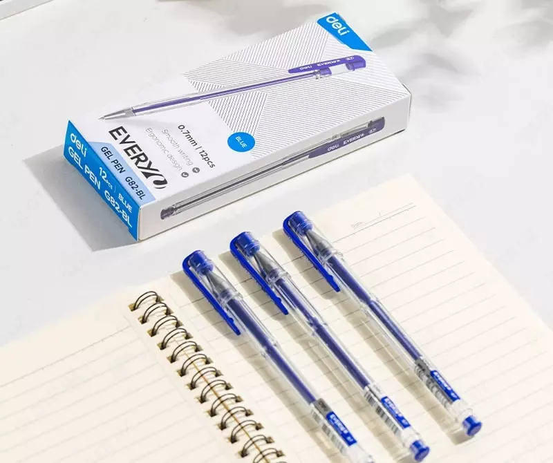   Гелевая ручка Deli Every  0.7 мм  синяя (Арт.- 82-BL-EG) Прозрачная