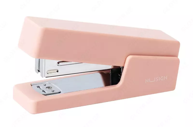 Канцелярский степлер Deli Nusign 084  № 24/6  20 листов  карт. уп. (Арт.- 084-NS-pk) Розовый