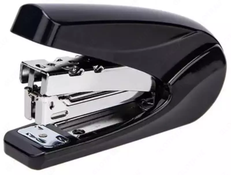 Канцелярский степлер Deli № 24/6  26/6  30 листов  карт. уп. (Арт.- 0421-bk) Черный