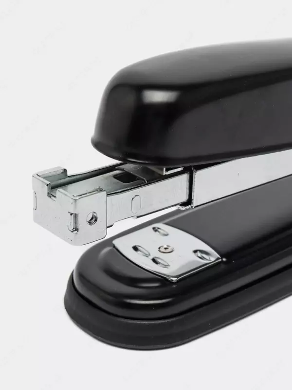   Канцелярский степлер Deli PRO  № 24/6  25 листов  карт. уп. (Арт.- 0324) Черный