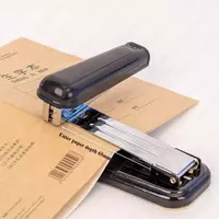  Канцелярский степлер (поворотный) Deli № 24/6  25 листов  карт. уп. (Арт.- 0414) Ассортимент OOO Smart Choice Kans