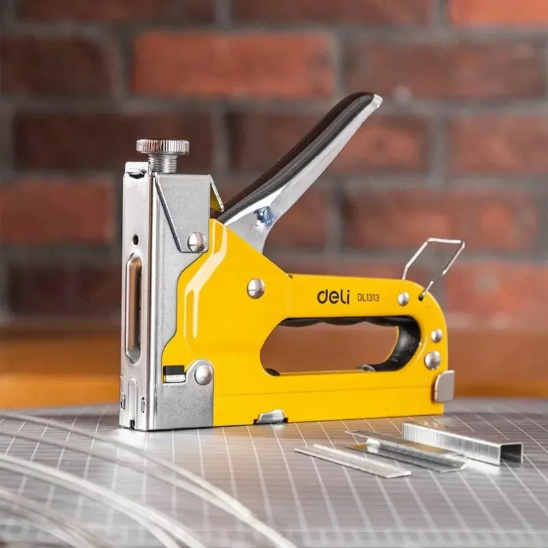  Deli EDL1313  № 53/A shtapelli qurilish stapler; 28  oram. blister (Art.-EDL1313) Sariq/kumush Chakana savdo