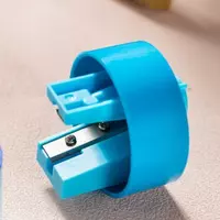  Plastik qalam otkir Deli H558  2 teshik  d 8/12 mm  oram. displey (modda - 558-H) Kol. turli xil - 