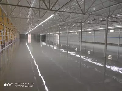 Ishlab chiqaruvchidan epoksi quyma pollar Chakana savdo