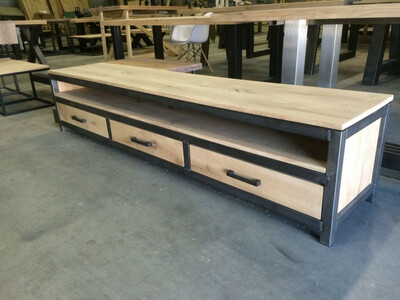 Тумба под ТВ Лофт стиль - 2 011 000 сум / шт.