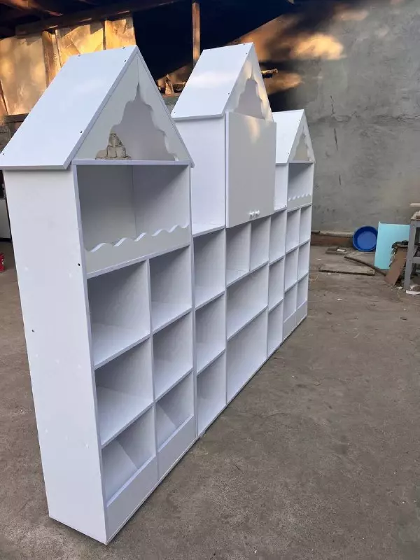 Стеллаж домик для детской 23