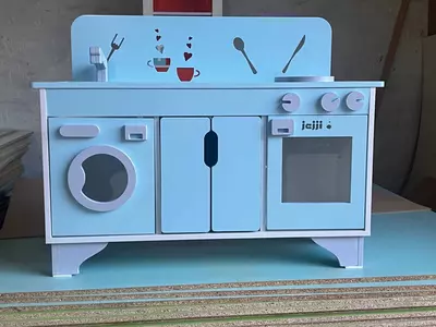 Детская кухня (игрушечная). Модель № 1