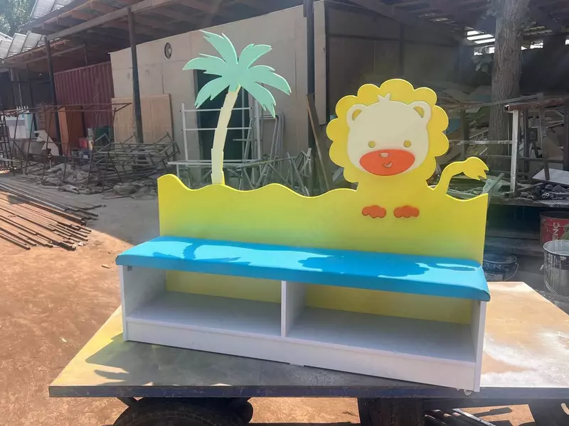 Детская дизайнерская скамья с полкой (длина 130 см). Модель "SIMBA" № 4 Только в розницу