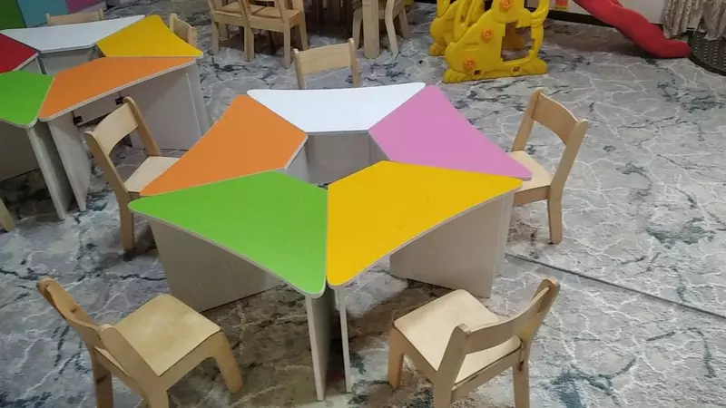 Детский комплект мебели (стол