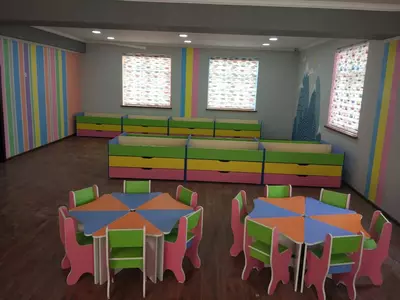 Детский комплект мебели (стол