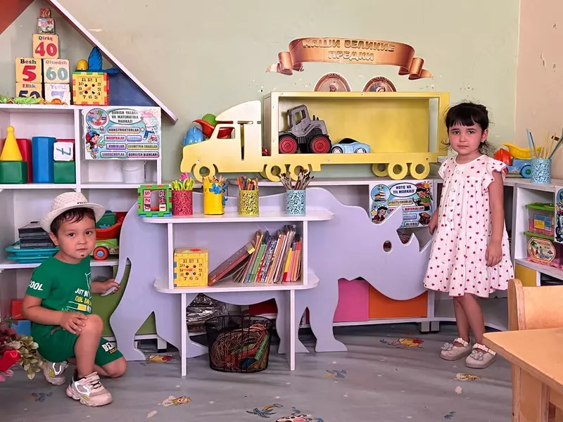 Детский цветной открытый шкафчик (2 полки). Модель №46 "Бегемот"