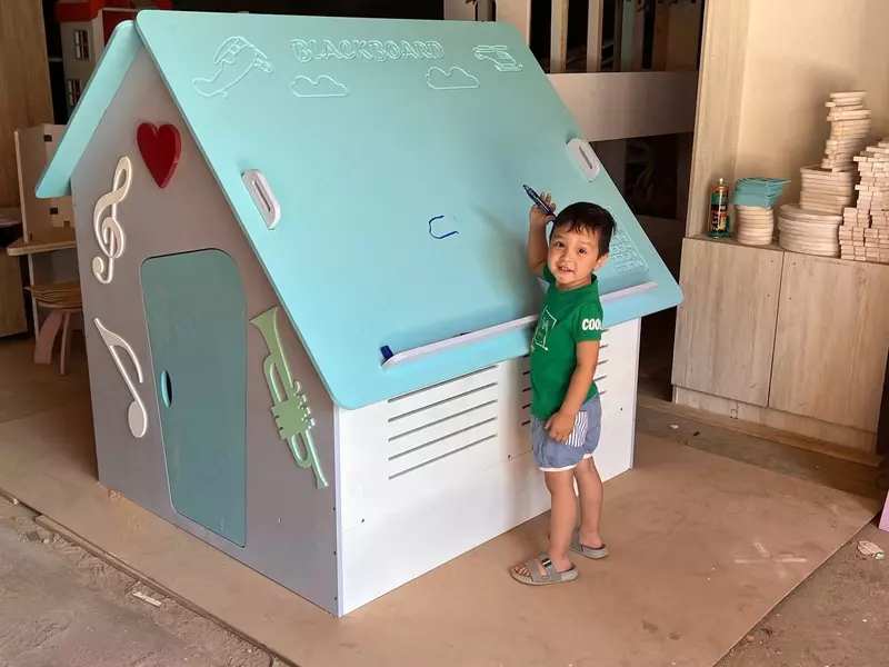 OOO "HIGH TECH" - Детский игровой комплекс для площадок. Модель № 49 "KASTL"