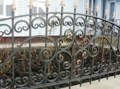 Металлические заборы и ограждения