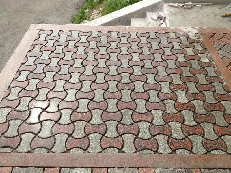Укладка гранитной брусчатки