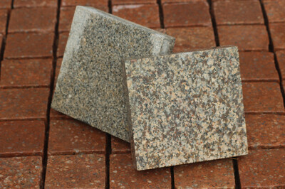 Пиленая брусчатка серых оттенков