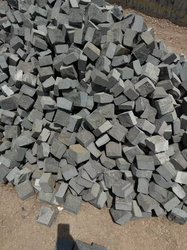 Пилено колотая гранитная брусчатка из натурального камня (любых оттенков)