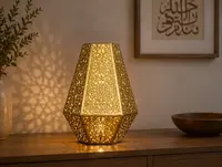Sharqona naqshli nafis metall vaza