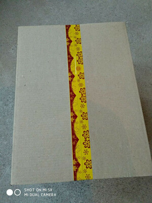 Клейкая лента с логотипом Только в розницу