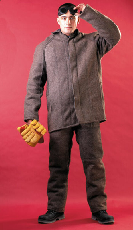 Суконная спецодежда: преимущества и недостатки