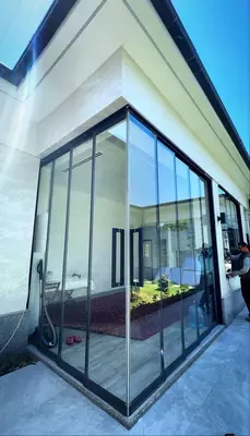 Стеклянные фасадные двери №1