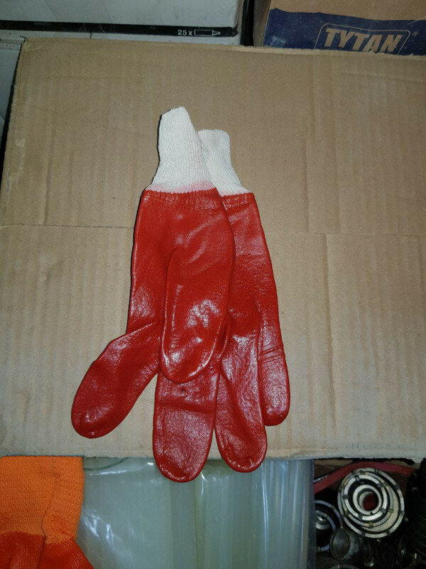 Прорезиненные перчатки