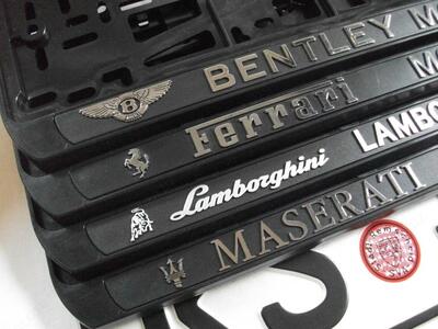 Реклама на рамках номерных знаков автомобилей