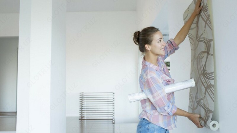 Услуги по оклейке стен обоями