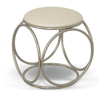 Стильная табуретка кубик