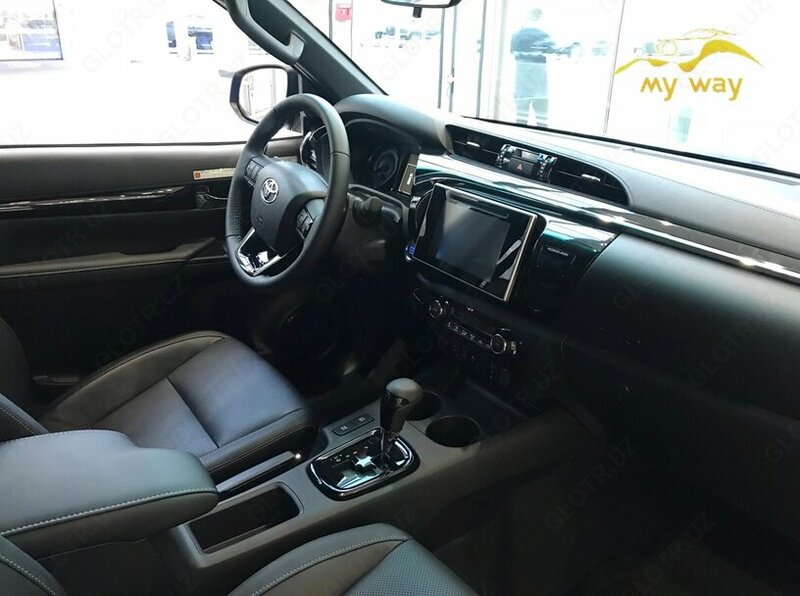   Автомобиль Tayota Hilux