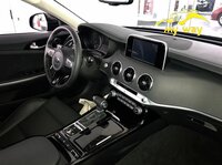   Автомобиль Kia Stinger