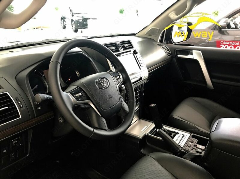   Автомобиль Toyota Land Cruiser Prado