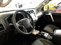   Автомобиль Toyota Land Cruiser Prado