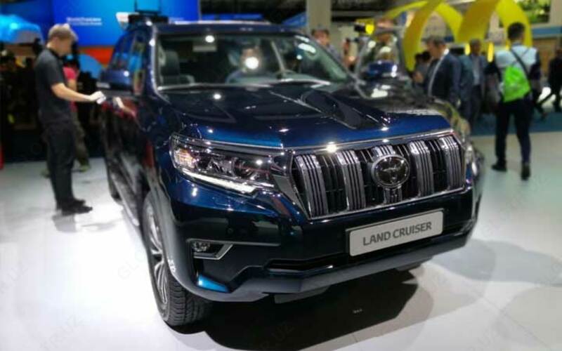 Автомобиль Toyota Land Cruiser Prado