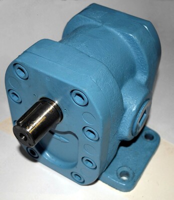 Насосы шестеренные Г11-25 - 10 сум / шт.